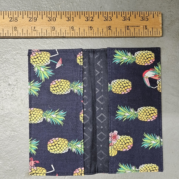 Vera Bradley Checkbook Cover Toucan Party - Picture 2 of 8